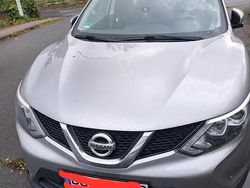 Grau Gebraucht 2016 Nissan Qashqai Tekna SUV | 11.800 € (Fairer Preis)