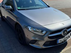 Grau Gebraucht 2020 Mercedes A180 Limousine | 21.000 € (Etwas zu teuer)