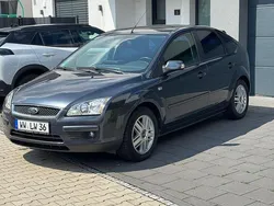 Grau Gebraucht 2007 Ford Focus Ghia Kleinwagen | 5.350 € (Teuer)
