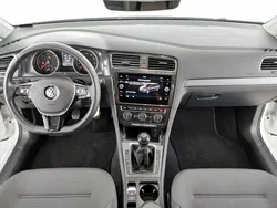 Weiß Gebraucht 2017 VW Golf VII Comfortline Limousine | 11.700 € (Fairer Preis)