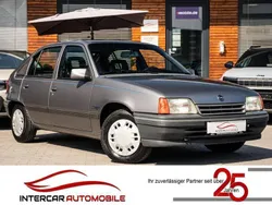 Grau Gebraucht 1991 Opel Kadett Limousine | 4.950 €