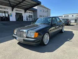 Schwarz Gebraucht 1988 Mercedes E230 Sportline Limousine | 9.942 €
