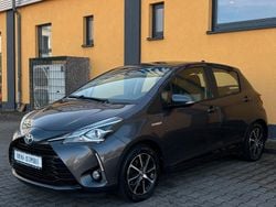 Grau Gebraucht 2018 Toyota Yaris Hybrid Team Kleinwagen | 12.480 € (Guter Preis)
