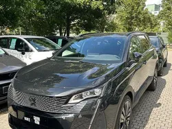 Schwarz lackierung schwarz perla nera/me (metallic) Gebraucht 2024 Peugeot 5008 GT Van / Kleinbus | 29.980 € (Superpreis)