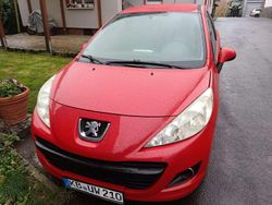 Rot Gebraucht 2011 Peugeot 207 Tendance Limousine | 2.400 € (Etwas zu teuer)