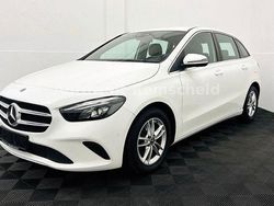 Weiß Gebraucht 2019 Mercedes B200 Van / Kleinbus | 20.999 € (Superpreis)