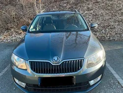 Grau Gebraucht 2015 Skoda Octavia Ambition Kombi | 7.000 € (Guter Preis)
