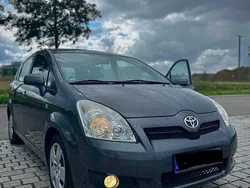 Grau Gebraucht 2008 Toyota Verso Van / Kleinbus | 3.550 € (Fairer Preis)