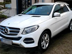 Weiß Gebraucht 2016 Mercedes GLE250 AMG line SUV | 26.499 € (Guter Preis)