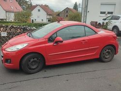 Rot Gebraucht 2009 Peugeot 207 CC Cabrio | 2.100 € (Fairer Preis)