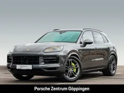 Grau Gebraucht 2024 Porsche Cayenne SUV | 102.880 € (Superpreis)