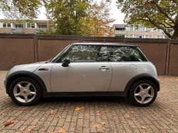 Grau Gebraucht 2003 Mini Cooper Kleinwagen | 3.000 €