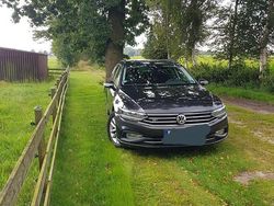 Grau Gebraucht 2020 VW Passat Business Kombi | 20.000 € (Guter Preis)