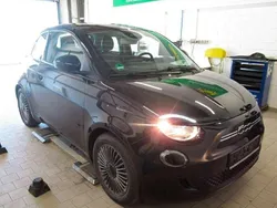 Schwarz Gebraucht 2022 Fiat 500e Icon Kleinwagen | 17.998 € (Guter Preis)
