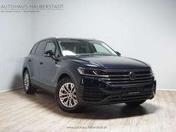 Moonlight blue perlcolo (metallic) Gebraucht 2019 VW Touareg SUV | 32.490 € (Guter Preis)