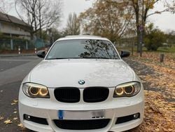 Weiß Gebraucht 2011 BMW 120 Coupé M Sport Coupé | 10.500 €