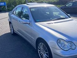 Silber Gebraucht 2005 Mercedes C350 Elegance Limousine | 3.000 €