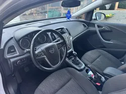 Weiß Gebraucht 2012 Opel Astra Limousine | 4.100 € (Guter Preis)