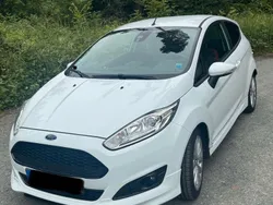 Weiß Gebraucht 2013 Ford Fiesta Kleinwagen | 5.900 € (Fairer Preis)