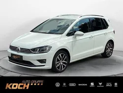 Weiß Gebraucht 2016 VW Golf VII Highline Limousine | 15.960 € (Etwas zu teuer)