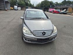 Grau Gebraucht 2005 Mercedes B170 Van / Kleinbus | 3.250 € (Fairer Preis)