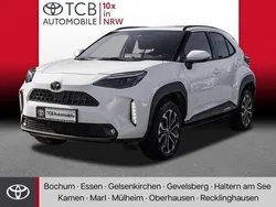Schneeweiß Gebraucht 2024 Toyota Yaris Hybrid Plus | 24.989 € (Superpreis)