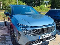 Blau Gebraucht 2024 Peugeot e-5008 GT SUV | 48.990 €