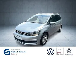 Silber Gebraucht 2024 VW Touran Comfortline Van / Kleinbus | 32.400 € (Fairer Preis)