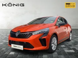 Valenciaorange Gebraucht 2024 Renault Clio V Evolution Limousine | 17.490 € (Etwas zu teuer)