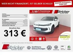 Weiß (pure white) Gebraucht 2024 VW Tiguan Life SUV | 31.997 € (Fairer Preis)
