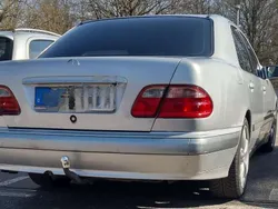 Silber Gebraucht 2000 Mercedes E200 Limousine | 1.950 € (Superpreis)