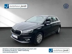 Grau Gebraucht 2024 Skoda Fabia Essence Limousine | 17.560 € (Guter Preis)