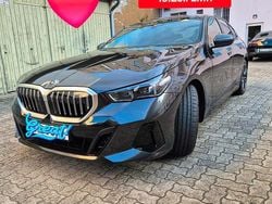 Grau Gebraucht 2025 BMW 520 M Sport Limousine | 53.890 € (Superpreis)