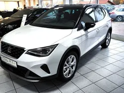 Glacial weiß metallic / schwar Neu 2025 Seat Arona FR SUV | 25.450 € (Fairer Preis)