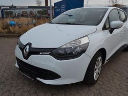 Weiß Gebraucht 2014 Renault Clio IV Expression Limousine | 5.450 € (Fairer Preis)