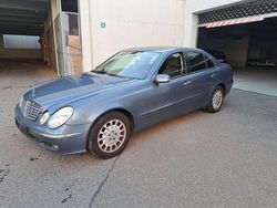Tealitblau metallic Gebraucht 2005 Mercedes E280 Limousine | 1.550 €
