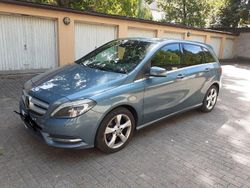 Blau Gebraucht 2013 Mercedes B220 Van / Kleinbus | 17.700 € (Etwas zu teuer)