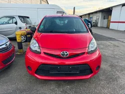 Rot Gebraucht 2013 Toyota Aygo Kleinwagen | 2.990 € (Fairer Preis)