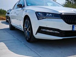 Weiß Gebraucht 2020 Skoda Superb SportLine Kombi | 19.250 € (Superpreis)