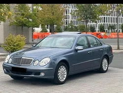 Blau Gebraucht 2004 Mercedes E320 Limousine | 7.900 € (Teuer)