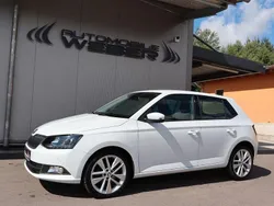 Weiß Gebraucht 2015 Skoda Fabia Comfort Limousine | 8.985 € (Guter Preis)