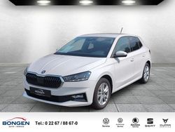 Weiß Gebraucht 2024 Skoda Fabia Style Kleinwagen | 21.690 € (Fairer Preis)