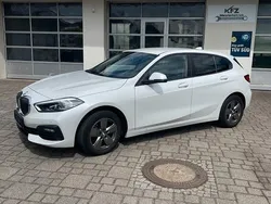 Weiß Gebraucht 2020 BMW 118 Kleinwagen | 18.200 € (Fairer Preis)