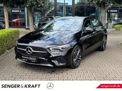 Schwarz Gebraucht 2024 Mercedes CLA180 Shooting Brake Kombi | 27.980 €