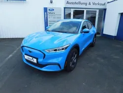 Grabber blue Gebraucht 2022 Ford Mustang Mach-E Extended Range SUV | 43.990 € (Teuer)