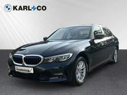 Black sapphire metallic Gebraucht 2022 BMW 320 Advantage Limousine | 25.980 € (Guter Preis)