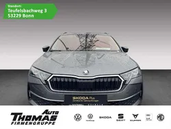Graphitegrau metallic Gebraucht 2024 Skoda Octavia Selection Kombi | 35.880 € (Fairer Preis)