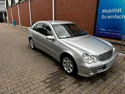 Silber Gebraucht 2004 Mercedes C180 Limousine | 6.000 €