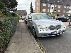 Grau Gebraucht 2004 Mercedes E200 Limousine | 4.250 € (Guter Preis)