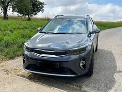 Grau Gebraucht 2021 Kia Stonic Spirit SUV | 16.000 €
